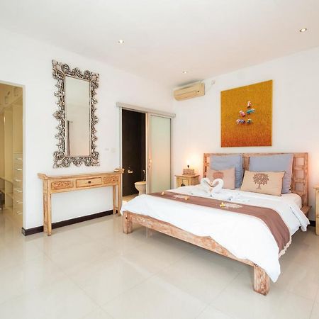 Villa Maya Seminyak Esterno foto